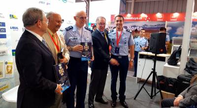Ceremonia de presentaci�n del libro en el Hall C de FIDAE 2026.