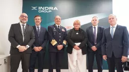 Foto de autoridades en la inauguraci�n de Indra en Uruguay del centro estrat�gico para sistemas de defensa y tr�fico a�reo. Foto: Indra