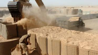 Despliegue de los productos Hesco en per�metro de seguridad.