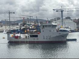 El nuevo UEB �Proserpina� en el puerto de Vigo, ya luce en el casco su nombre y numeral A22. (foto Armada)