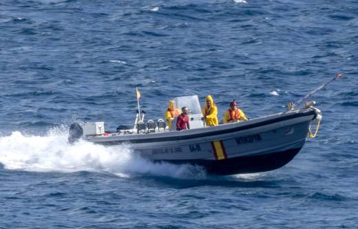 La lancha �Interceptor� navegando a toda velocidad por la Bahia de Gando. (foto Antonio Rodr�guez Santana)