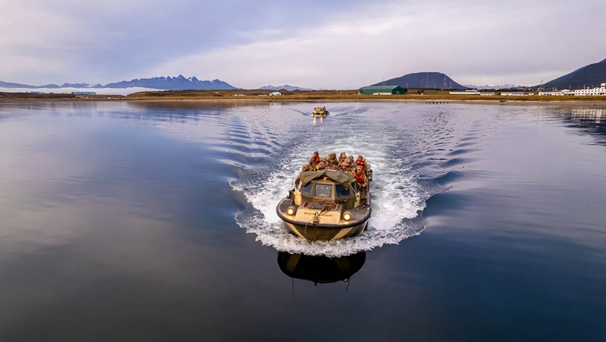 Infantes de marina argentinos en Ushuaia.