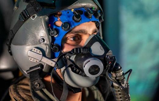 El neurocasco evaluado durante las pruebas (Ej�rcito del Aire)