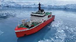 Rompehielos AGB-46 �Almirante Viel� de la Armada de Chile.