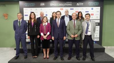 Foto de autoridades durante la segunda jornada de la II Edici�n de New Space  Solutions.