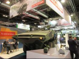 El ACV, el 8x8 anfibio de IDV en el estand de BAE Systems en FEINDEF 2023 (autor)