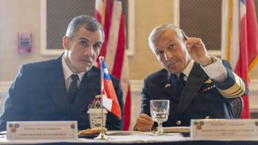 Contralmirante Carlos Sardiello comandante de la Cuarta Flota y la Armada Sur de los Estados Unidos y el vicealmirante Ra�l Zamorano jefe de Estado Mayor de la Armada.
