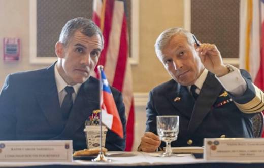 Contralmirante Carlos Sardiello comandante de la Cuarta Flota y la Armada Sur de los Estados Unidos y el vicealmirante Ra�l Zamorano jefe de Estado Mayor de la Armada.