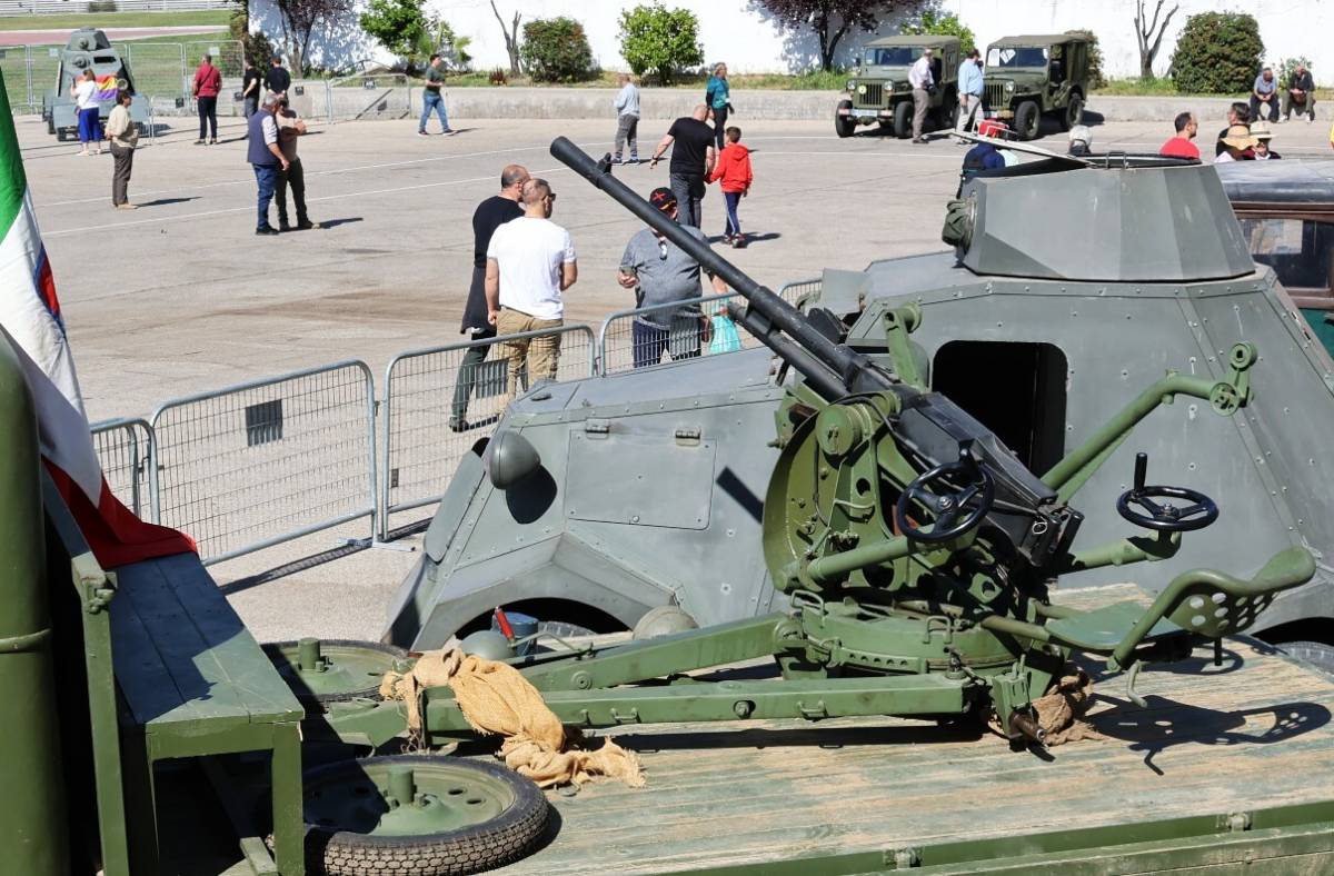 Detalle del ca��n antia�reo autom�tico italiano modelo Breda 35 de 20 mm.