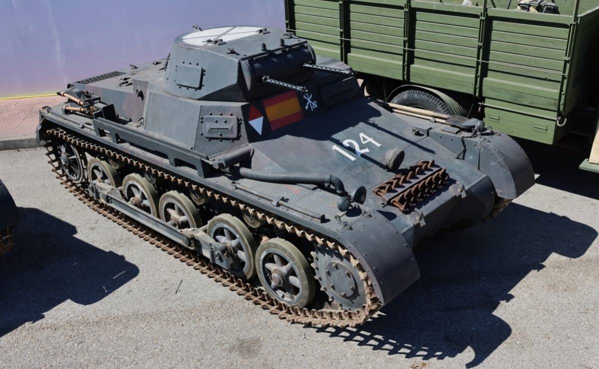R�plica del carro de combate ligero Panzer IB, tra�do por los alemanes, y que no fue rival para los T-26 republicanos.