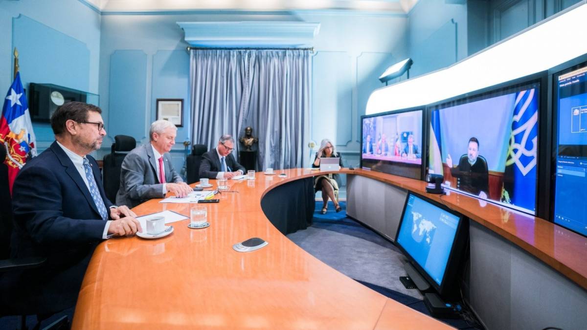 Presidente Jose Antonio Kast y el Canciller Francisco P�rez Mackennaa durante la reuni�n con Volod�mir Zelenski .