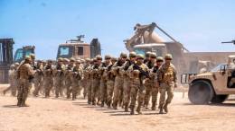 Medios log�sticos y soldados del Ej�rcito de Chile en la frontera norte del pa�s. 