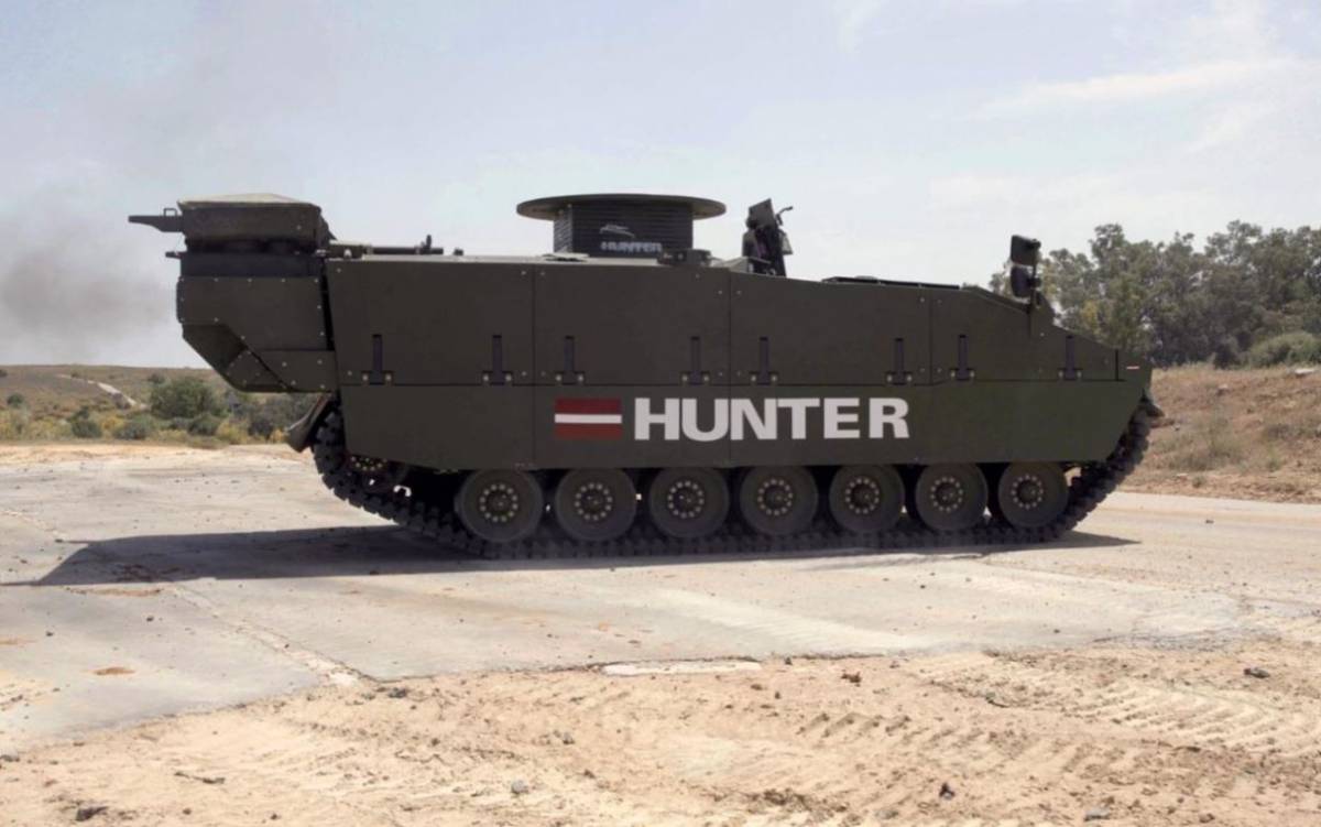 Las primeras tripulaciones letonas ya se adiestran con el Hunter (GDELS-SBS)