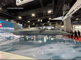 El reactor turco H�rjet se ha estado promocionando en Asia como un dise�o f�cilmente transformable en un cazabombardero ligero eficaz. (Octavio D�ez C�mara)