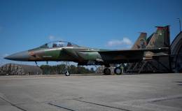 Imagen del F-15E �Strike Eagle� especialmente pintado para recordar los 40 a�os de la operaci�n �El Dorado Canyon�.  (foto 48th FW)