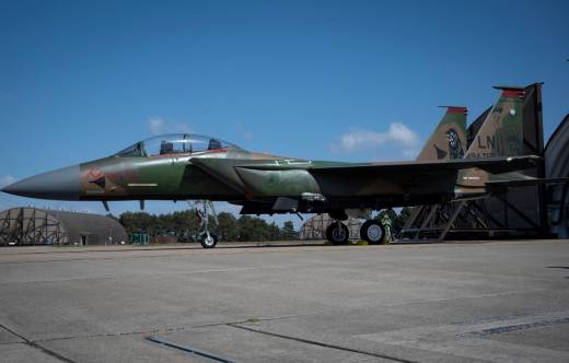 Imagen del F-15E �Strike Eagle� especialmente pintado para recordar los 40 a�os de la operaci�n �El Dorado Canyon�.  (foto 48th FW)