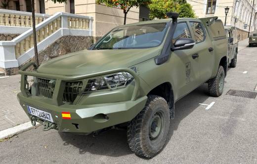 Varios todo terreno Landtreck han sido recibidos ya por el Regimiento de Infanter�a Barcelona 63 para impulsar su car�cter motorizado y favorecer el transporte de su personal. (Octavio D�ez C�mara)