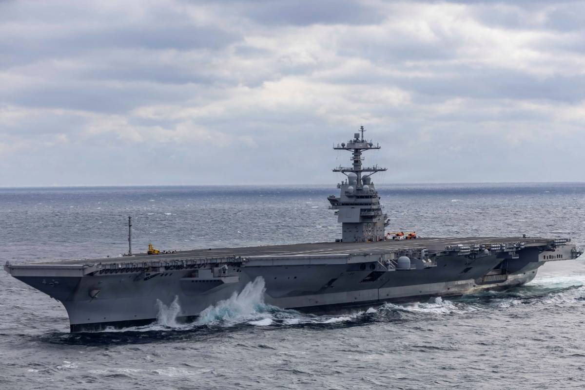 El portaaviones USS �John F. Kennedy� durante sus recientes pruebas de mar. (foto US Navy)