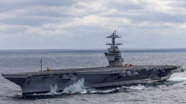 El portaaviones USS �John F. Kennedy� durante sus recientes pruebas de mar. (foto US Navy)