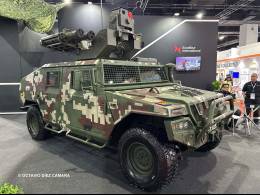 El sistema antia�reo sobre URO VAMTAC ST-5 de Malasia. (Octavio D�ez C�mara)