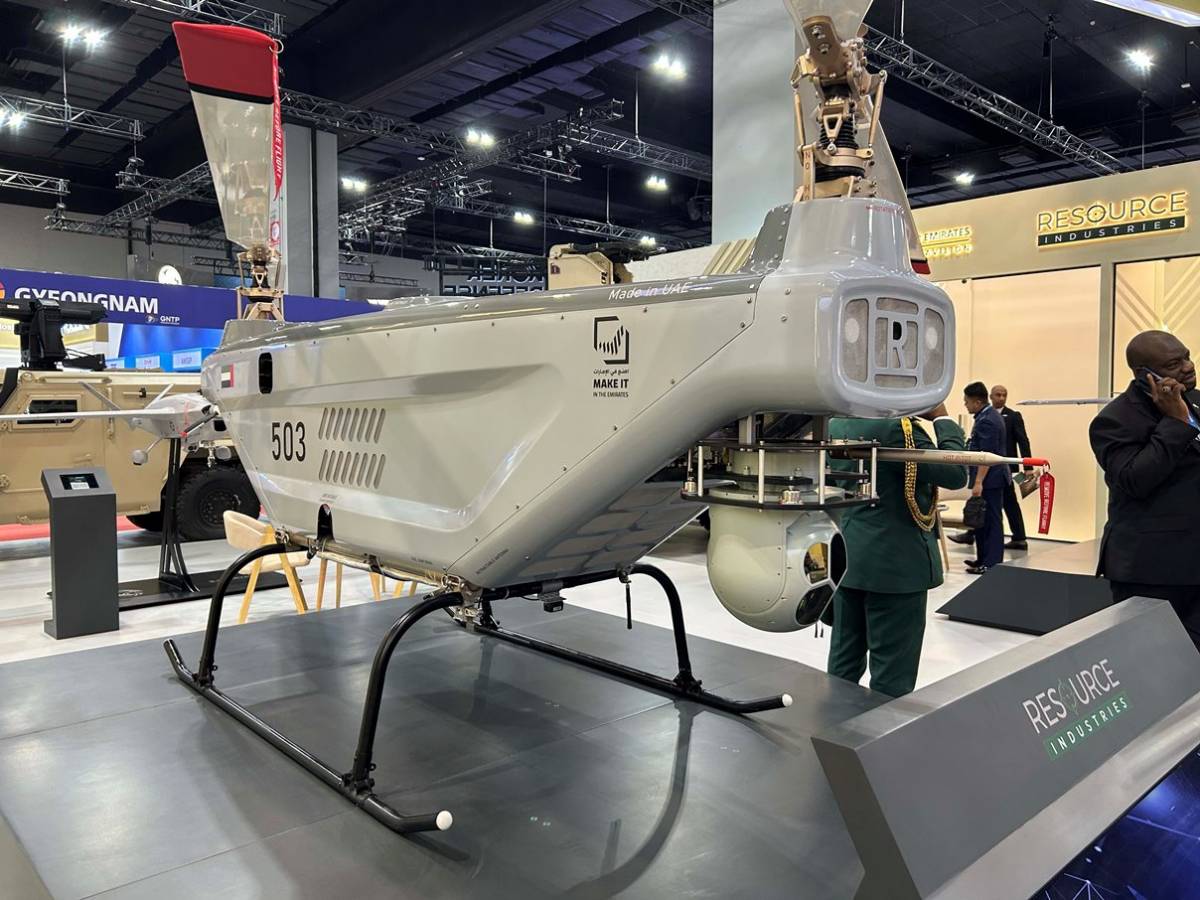 La emiratí Resource Industries propone este helicóptero autónomo que puede equiparse con un pedestal de sensores RI-330TL para cometidos ISR. (Octavio Díez Cámara) La emiratí Resource Industries propone este helicóptero autónomo que puede equiparse con un pedestal de sensores RI-330TL para cometidos ISR. (Octavio Díez Cámara)