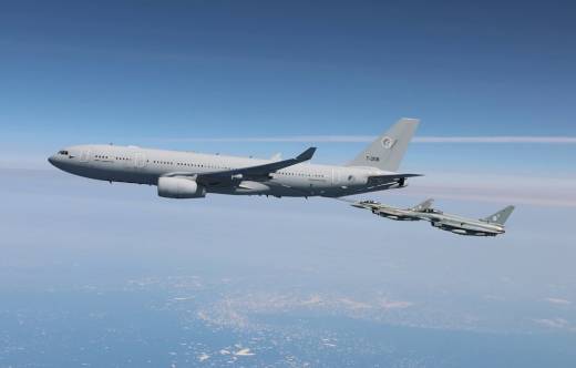 Uno de los A330 MRTT del MMF de la OTAN repostando dos Eurofighter de la Fuerza A�rea de Alemania. (foto Luftwaffe)