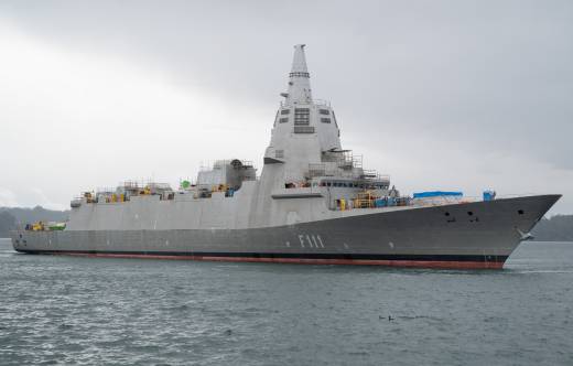 La F-111 ya en el mar (Navantia)