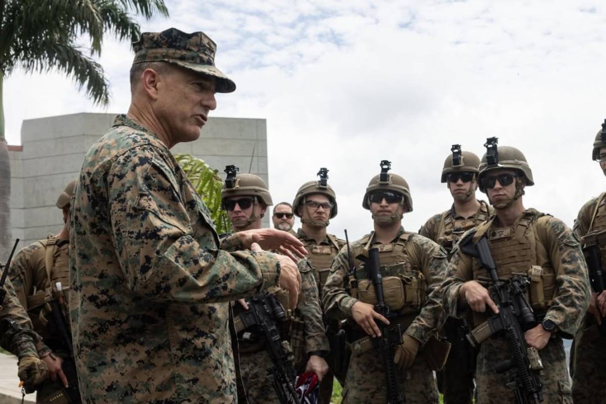 El general (USMC) Donovan arengando a los Marines de la Fuerza de Tarea desplegada en la Embajada de EE. UU. en Caracas. (Créditos: SOUTHCOM) El general (USMC) Donovan arengando a los Marines de la Fuerza de Tarea desplegada en la Embajada de EE. UU. en Caracas. (Créditos: SOUTHCOM)