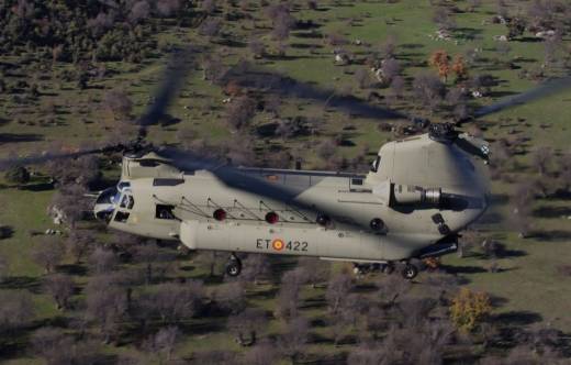 Actualmente las FAMET cuentan con CH-47F, que se completar�n con este �ltimo encargado a Boeing Rotorcraft Systems. (foto Julio Ma�z)