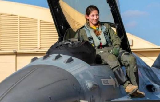 Teniente (A) Francisca Caces, la primera mujer piloto F-16 de la Fuerza A�rea de Chile (FACh)
