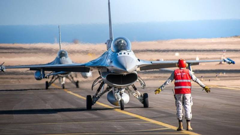 F-16 Fighting Falcon MLU en el Grupo de Aviaci�n N�8 de la Fuerza A�rea de Chile (FACh)