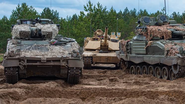 Pizarros del Ej�rcito de Tierra  desplegados en Letonia (Estado Mayor de la Defensa)