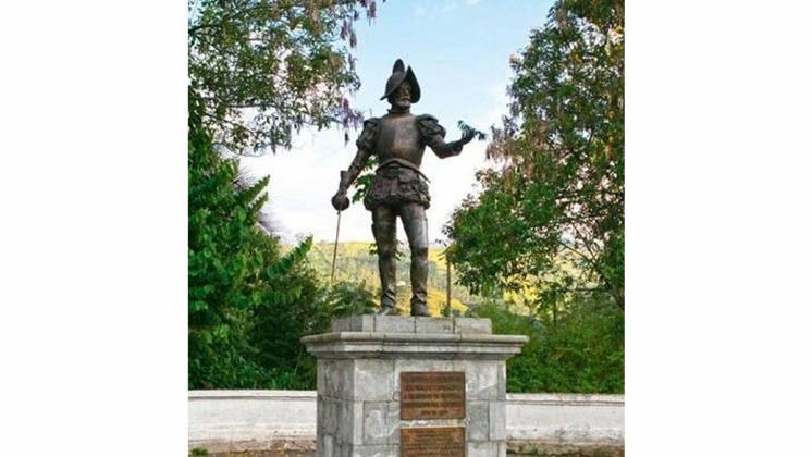 Francisco de Orellana en la avenida de los Conquistadores, Quito (Ecuador)