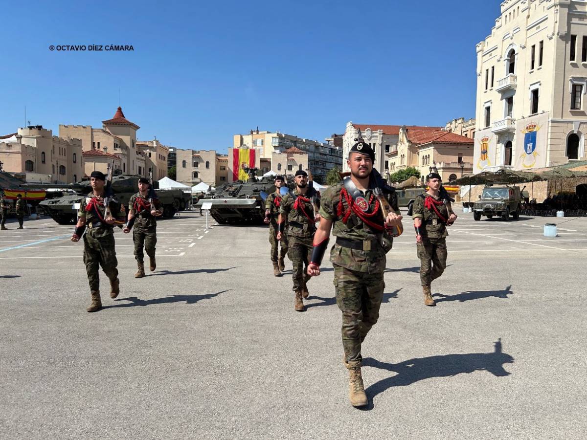Los gastadores del Batallón Cataluña I/63 durante los actos de apertura del Día de las FAS en El Bruch barcelonés. (Octavio Díez Cámara Los gastadores del Batallón Cataluña I/63 durante los actos de apertura del Día de las FAS en El Bruch barcelonés. (Octavio Díez Cámara