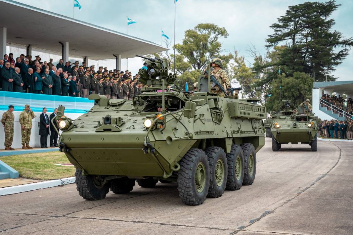Los 8x8 Stryker son ahora la novedad del momento (002) Los 8x8 Stryker son ahora la novedad del momento (002)