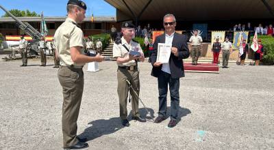 Octavio D�ez C�mara recibi� su t�tulo como cazador de honor de 2026 en un acto que tuvo lugar en la Base de San Jorge de Zaragoza con toda la Brigada Arag�n I formada.