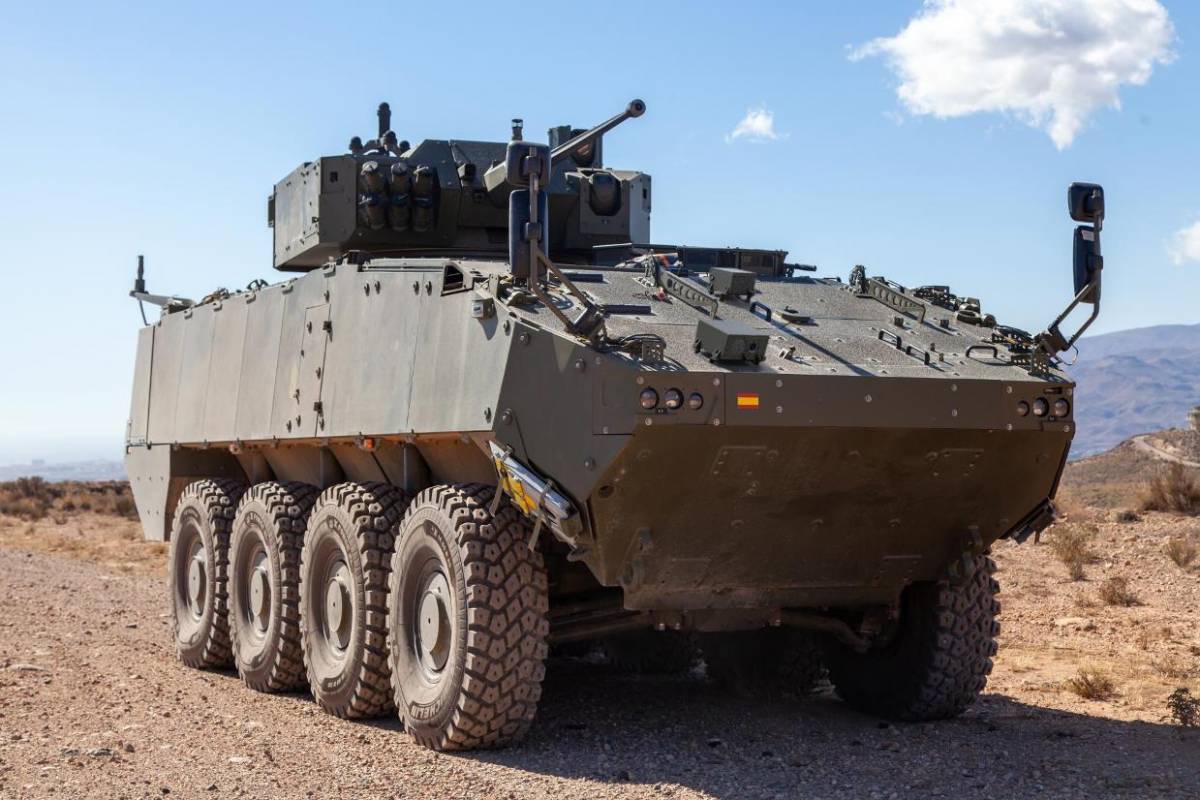8x8 Dragon vehicle @indra 2026.