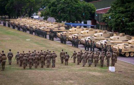 Un escuadron  de carros de combate participara  en la maniobra binacional  Arandu (002)