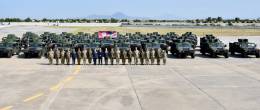 Entrega de 48 veh�culos blindados HMMWV al Ej�rcito tunecino en una ceremonia celebrada en la base militar de El Aouina en T�nez - U.S. Embassy Tunis.