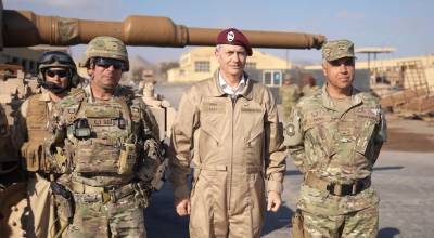 Presidente Jos� Antonio Kast uniformado con el buzo de Tanquista del Ej�rcito de Chile. 