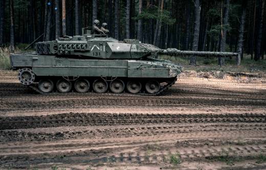 Uno de los carros de combate espa�oles Leopardo 2E desplegados en Letonia. (foto NATO Multinational Brigade Latvia)