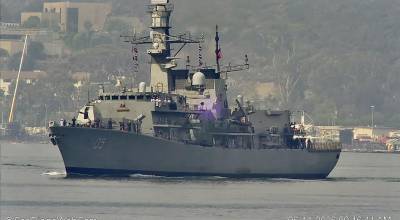 Fragata FF-05 Almirante �Cochrane� de la Armada de Chile llegando a San Diego (Foto: WarShipCam) 