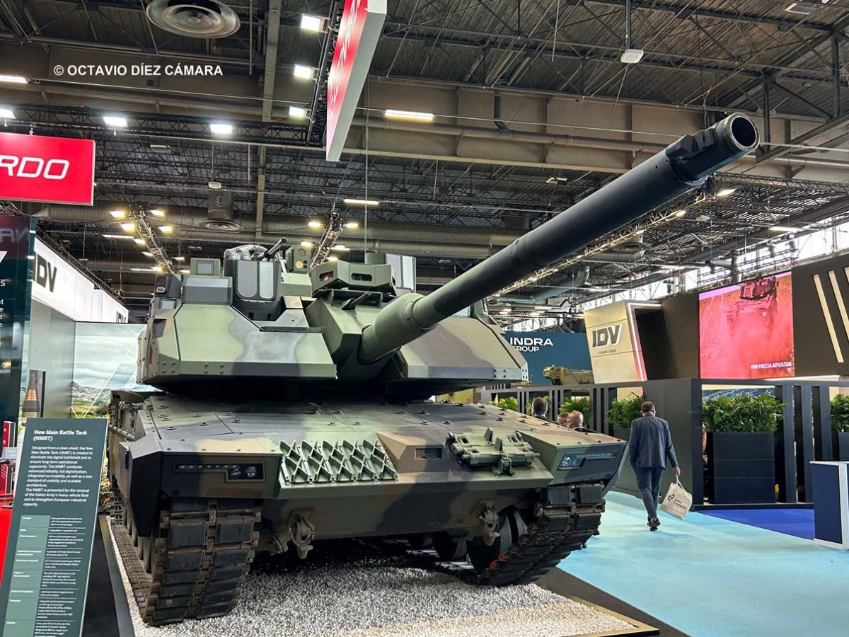 El prototipo del futuro carro de combate de Italia está listo y se tomará como punto de partida para obtener un novedoso ingenio acorazado pesado. (Octavio Díez Cámara) El prototipo del futuro carro de combate de Italia está listo y se tomará como punto de partida para obtener un novedoso ingenio acorazado pesado. (Octavio Díez Cámara)