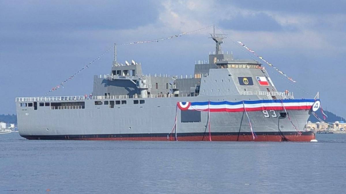 Buque multiprop�sito LPD-93 �Magallanes� de la Armada de Chile (Foto: Vard) 