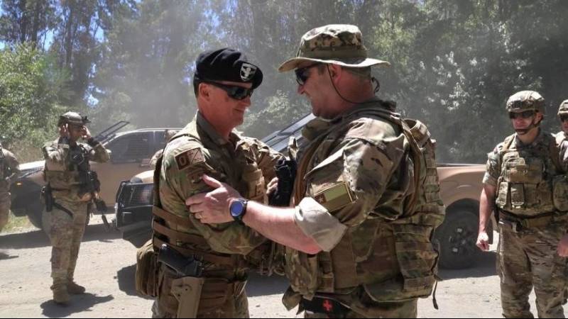 Jefe de Defensa Nacional de la Araucanía, General de Brigada Jose Manuel Soto Escalada con el Jefe de Defensa Nacional del Biobío, Contralmirante Edgardo Acevedo Pérez. Jefe de Defensa Nacional de la Araucanía, General de Brigada Jose Manuel Soto Escalada con el Jefe de Defensa Nacional del Biobío, Contralmirante Edgardo Acevedo Pérez.