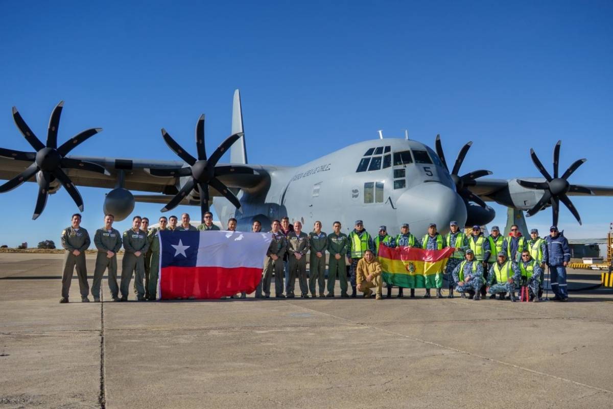 Avión C-130 Hércules de la Fuerza Aérea de Chile en Territorio boliviano. Avión C-130 Hércules de la Fuerza Aérea de Chile en Territorio boliviano.