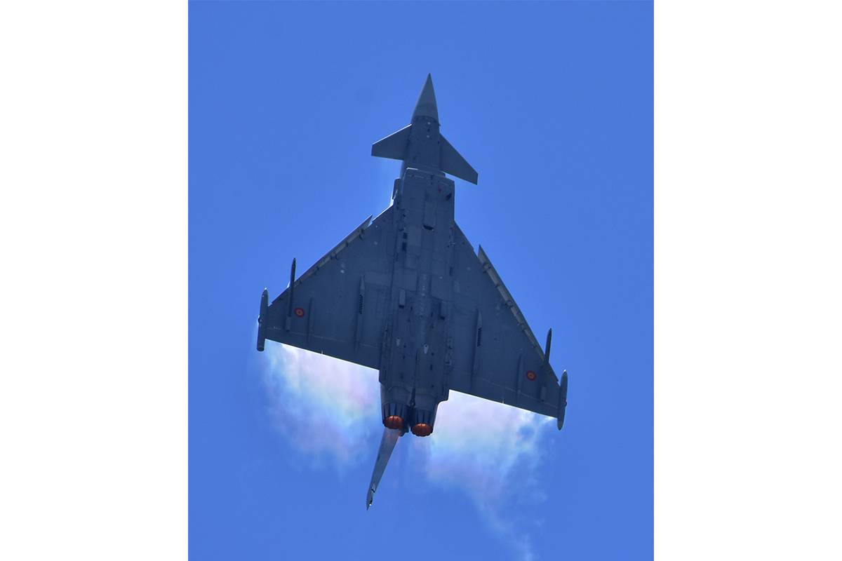 Uno de los nuevos Eurofighter asignados al Ala 46 realizó una exhibición aérea sobre la bahía de Gando. Uno de los nuevos Eurofighter asignados al Ala 46 realizó una exhibición aérea sobre la bahía de Gando.
