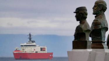 Rompehielos AGB-46 �Almirante Viel� en  Puerto Montt 