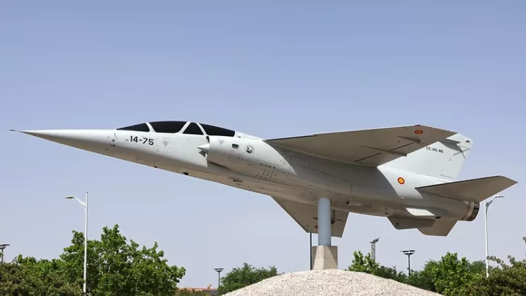 El Dassault Mirage F-1DDA expuesto en Albacete. (foto Rub�n Galindo)