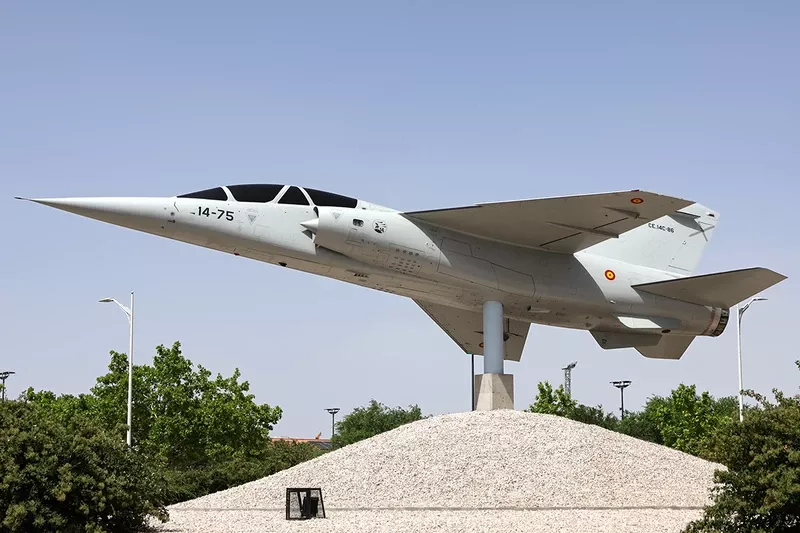 El Dassault Mirage F-1DDA expuesto en Albacete. (foto Rubén Galindo) El Dassault Mirage F-1DDA expuesto en Albacete. (foto Rubén Galindo)